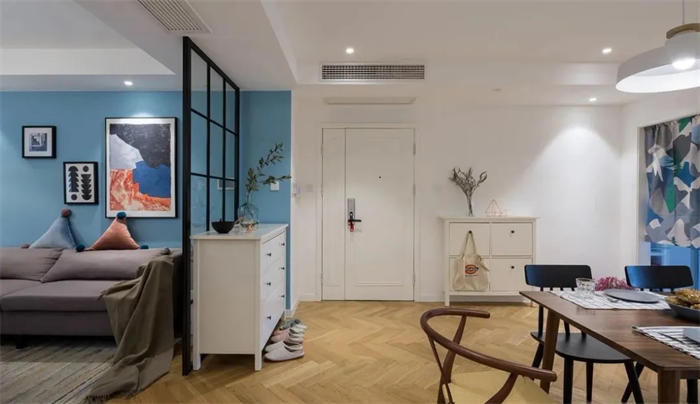 門口放個鞋柜就是玄關？格局小了