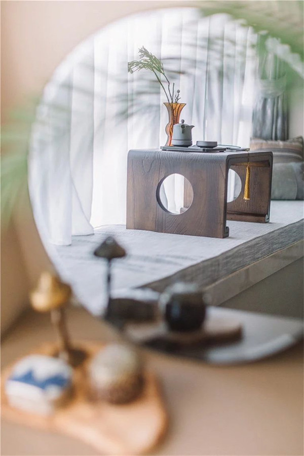 你家是帶飄窗的戶型，就偷著樂(lè)吧！這樣設(shè)計(jì)，比陽(yáng)臺(tái)還漂亮實(shí)用